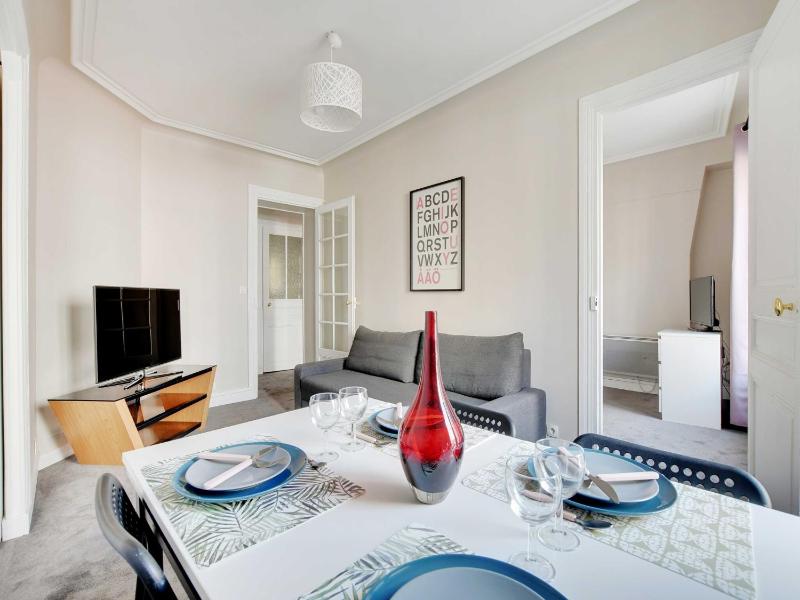 Bright apartment - 2BR-4P - Belleville - image 1