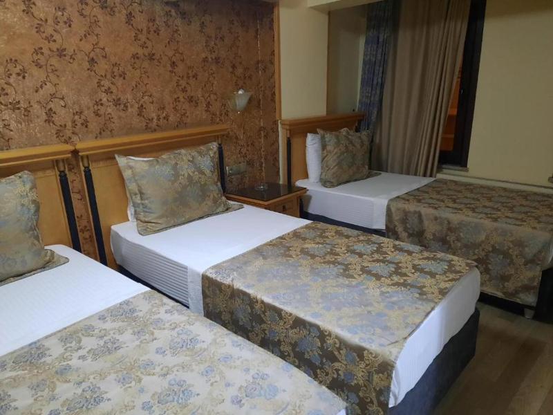 Standard Triple Room image 3