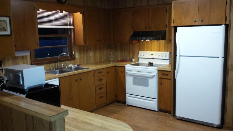 Three Bedroom Two Bathroom Cabin image 4