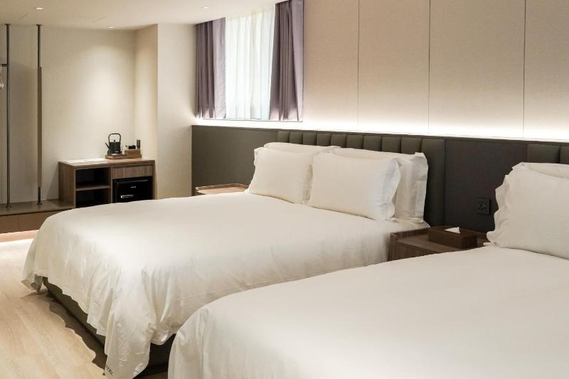 Talmud Hotel Classic Taiwan Boulevard - image 9