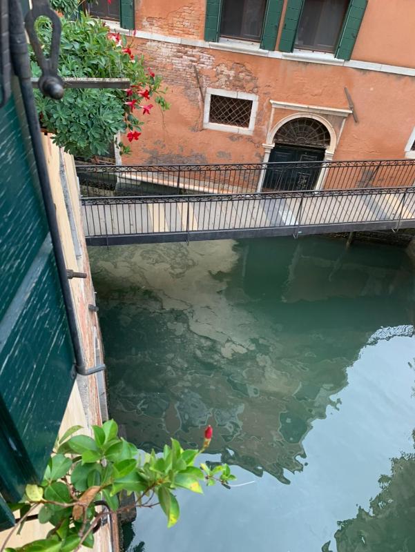 Double Room with Canal View image 4