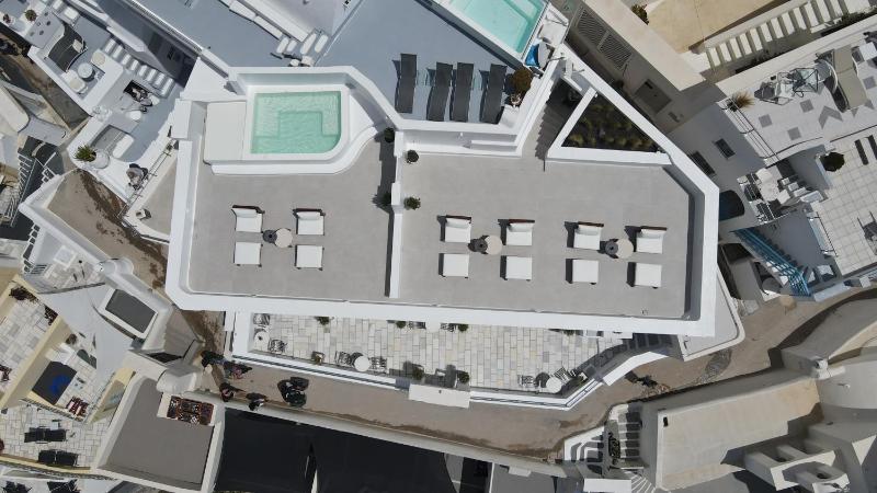 Premium Suite with Private Plunfe Pool and Caldera View image 3