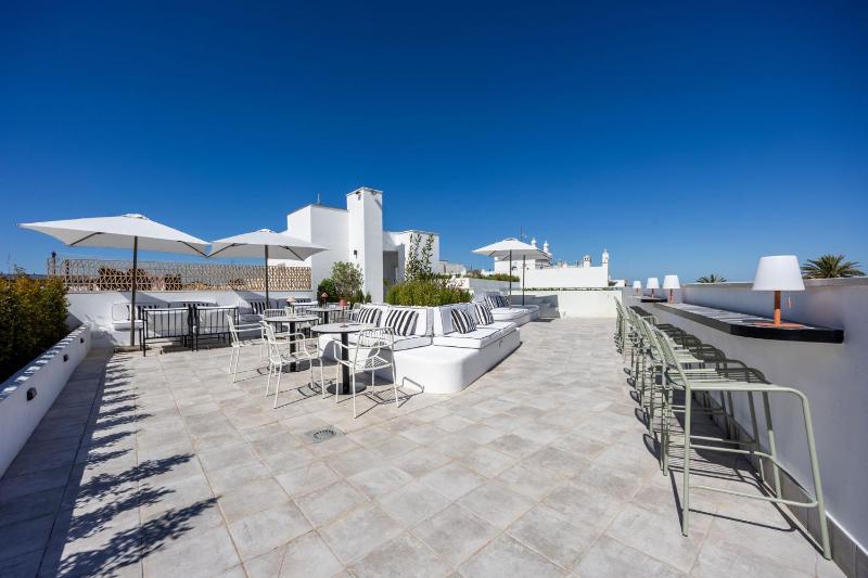 CASA DE LA VEGA SUITES - image 30