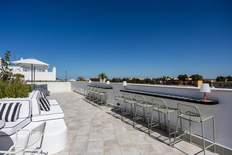 CASA DE LA VEGA SUITES - image 43