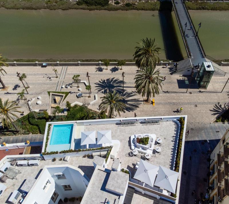 CASA DE LA VEGA SUITES - image 42