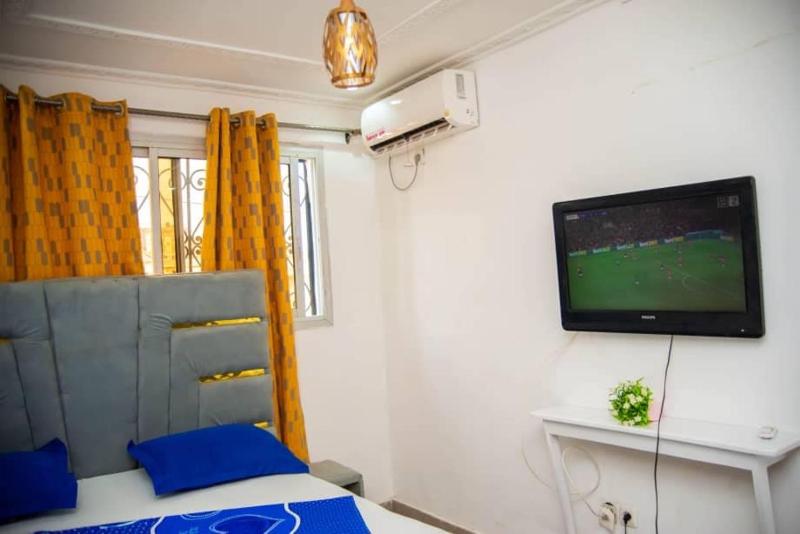 Appartement Fustel City Bonamoussadi Santa Lucia WiFi forage gardien - image 8