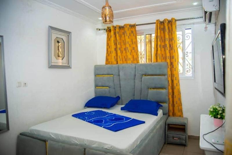 Appartement Fustel City Bonamoussadi Santa Lucia WiFi forage gardien - image 5