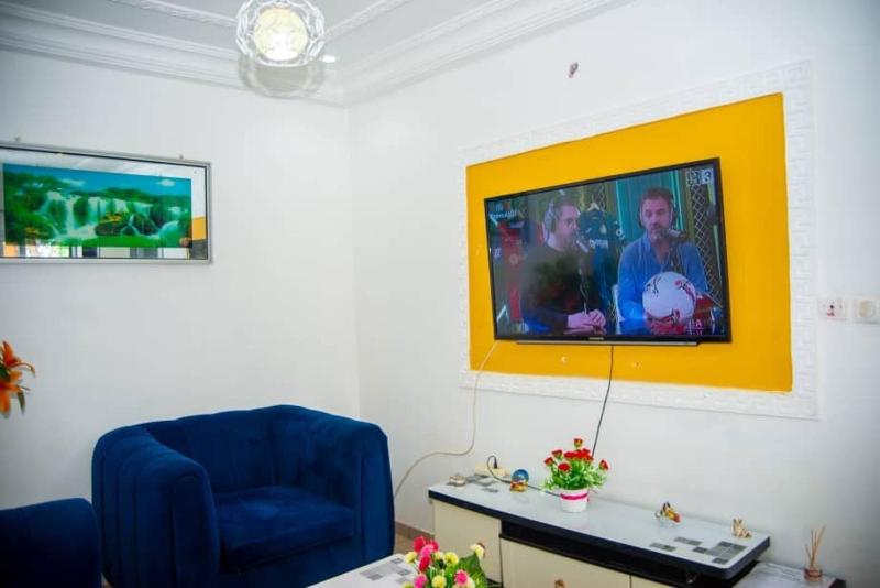 Appartement Fustel City Bonamoussadi Santa Lucia WiFi forage gardien - image 3