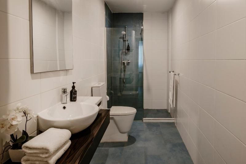 The Howard Hotel - image 5