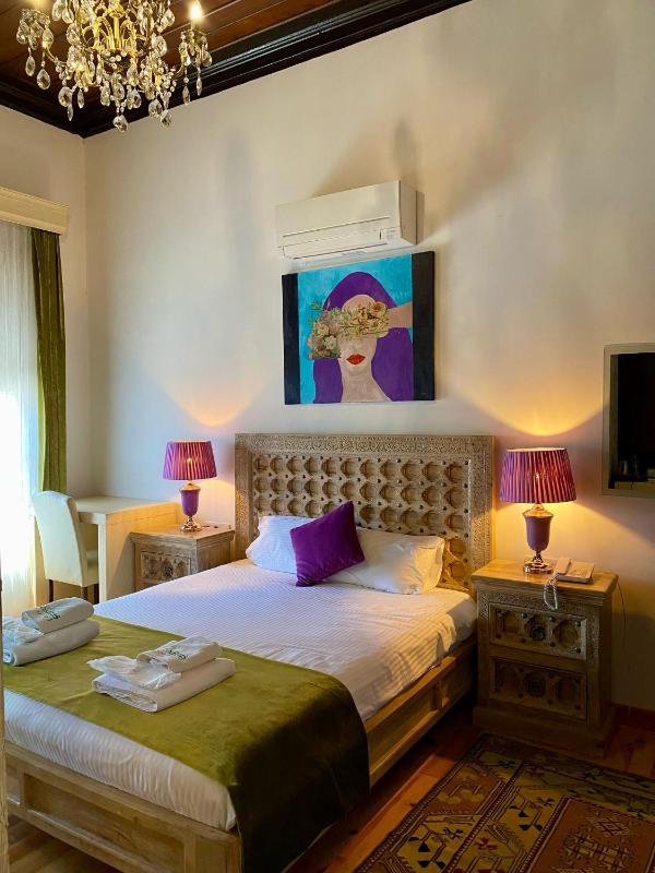 Deluxe Room image 3