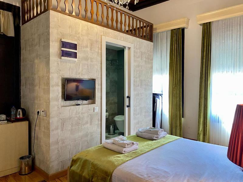 Deluxe Room image 4