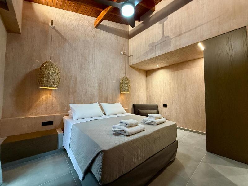 Double Room image 3