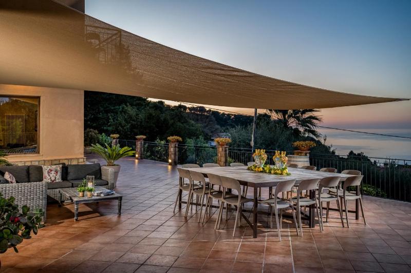 VILLA PROVENZA 12&4 Emma Villas - image 21