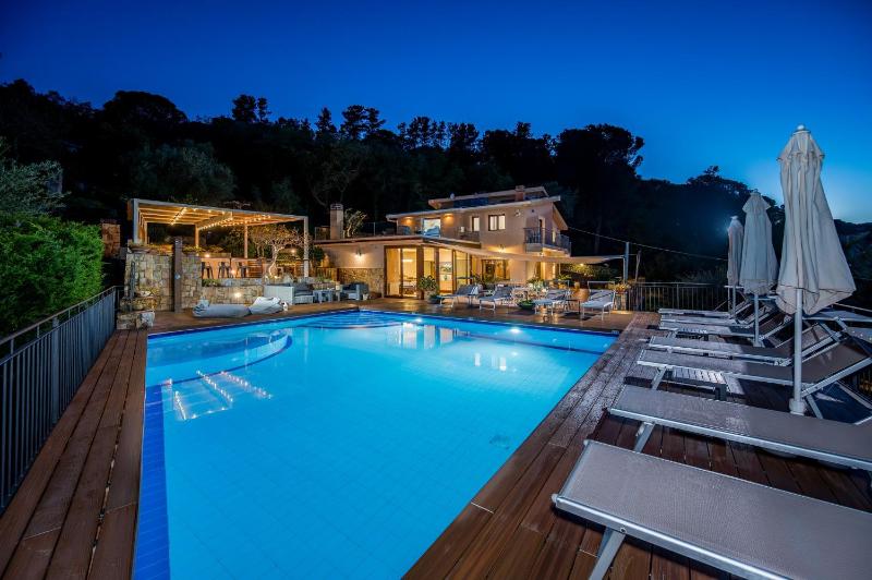 VILLA PROVENZA 12&4 Emma Villas - image 17