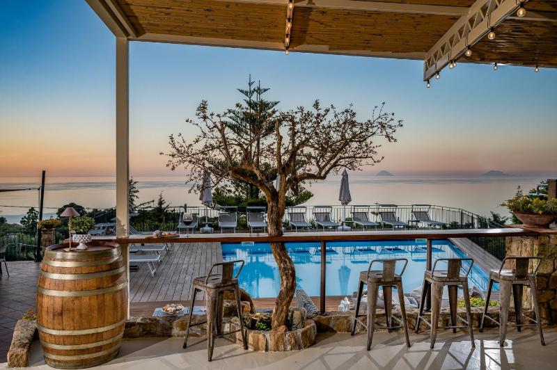 VILLA PROVENZA 12&4 Emma Villas - image 3