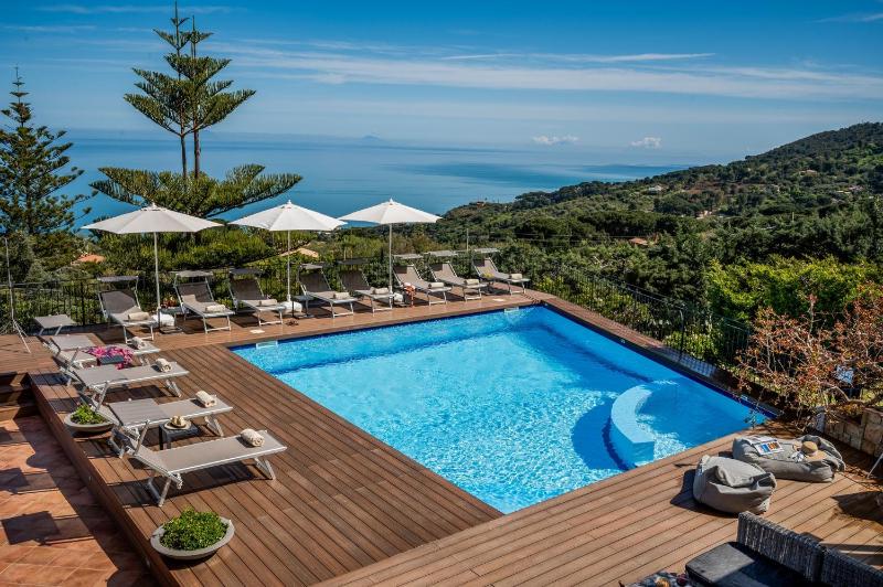 VILLA PROVENZA 12&4 Emma Villas - image 23