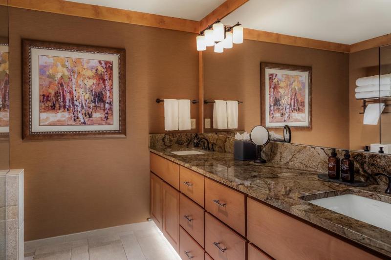 King Suite image 2