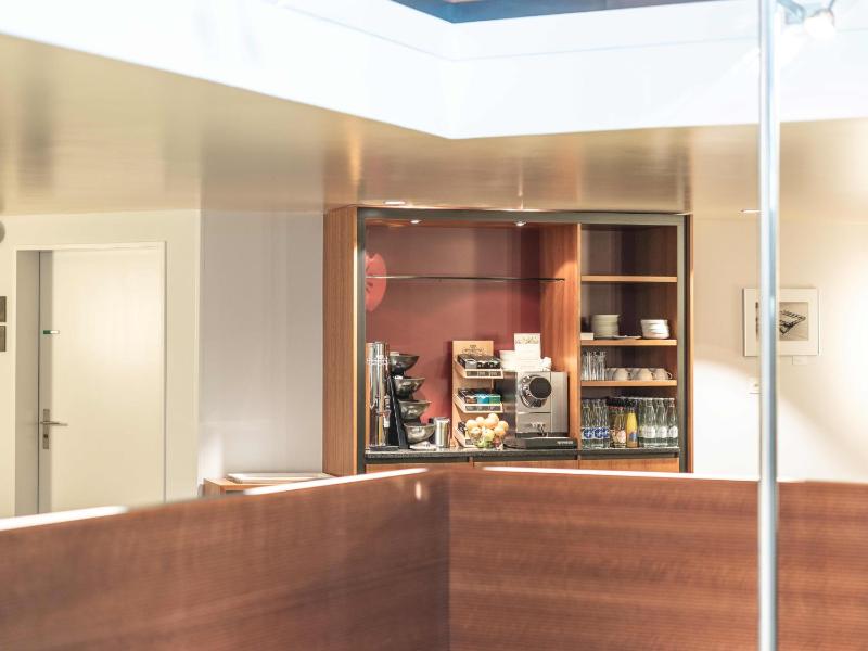 Junior Suite with Balcony image 4