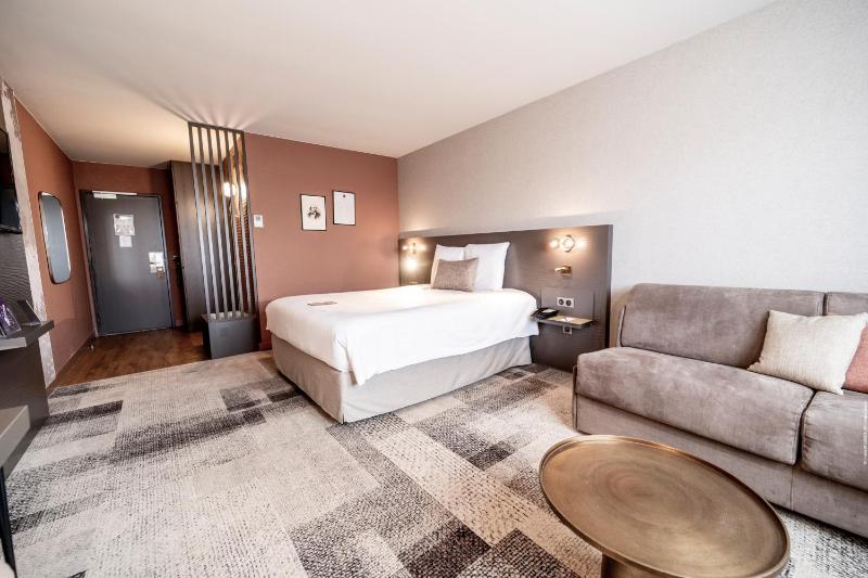 Superior Double Room with Garden View image 4