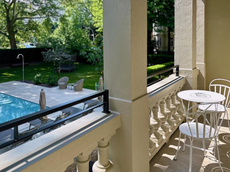 Deluxe Double Room with River View and Balcony image 4