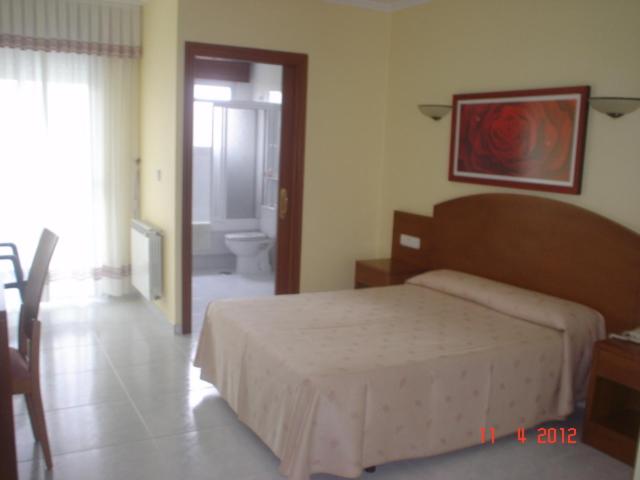 Triple Room (2 Adults + 1 Child) image 3