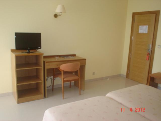 Triple Room (2 Adults + 1 Child) image 4