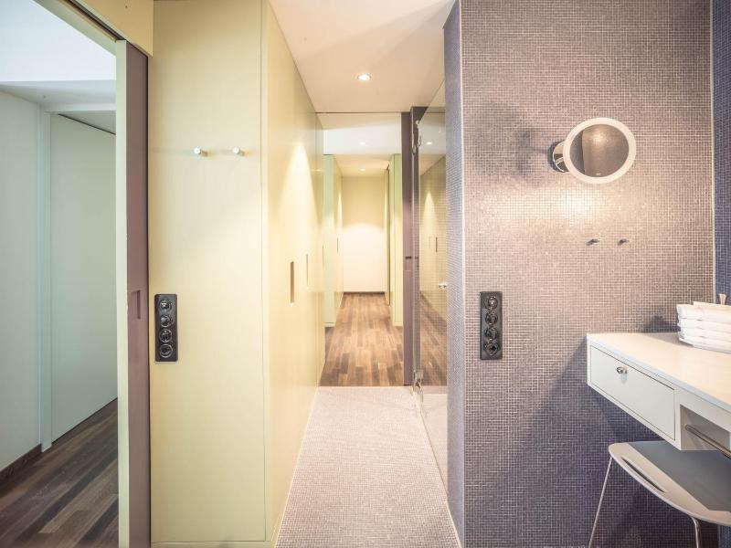 Junior Suite with Balcony image 2
