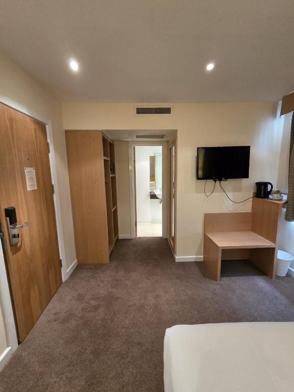 Standard Single Room image 4
