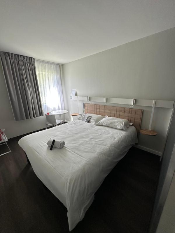 Standard Double Room image 4