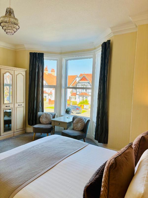 Superior Double Room image 1
