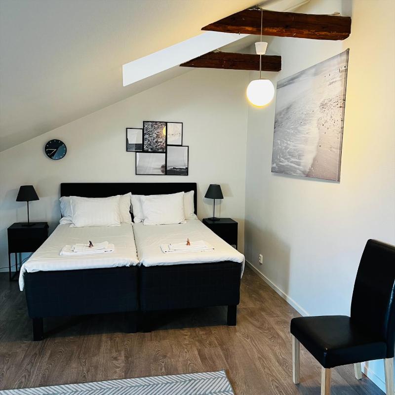 Double Room image 2