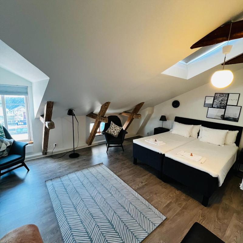 Double Room image 3