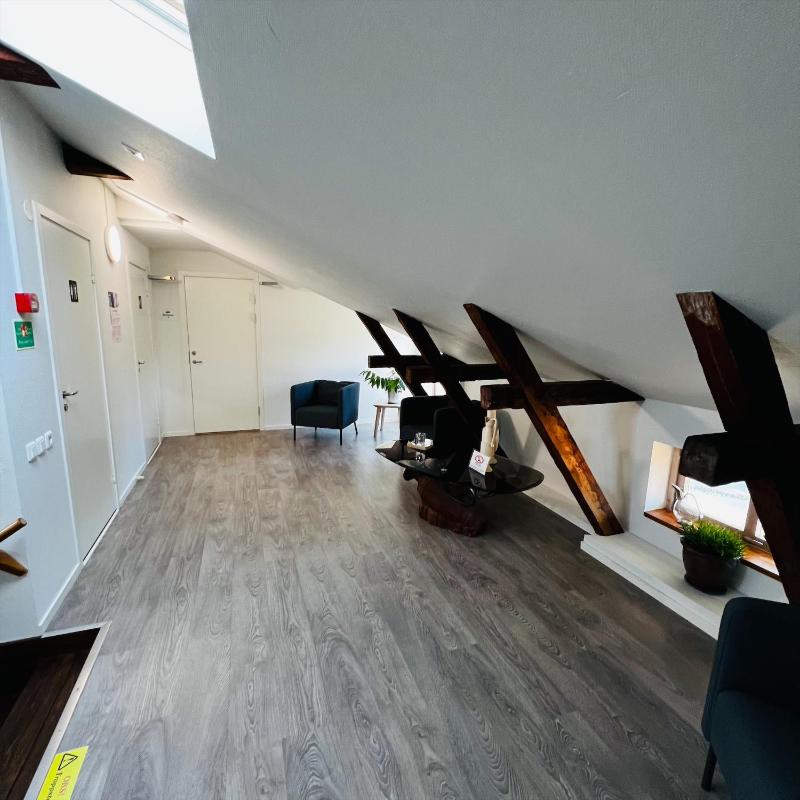 Double Room image 4