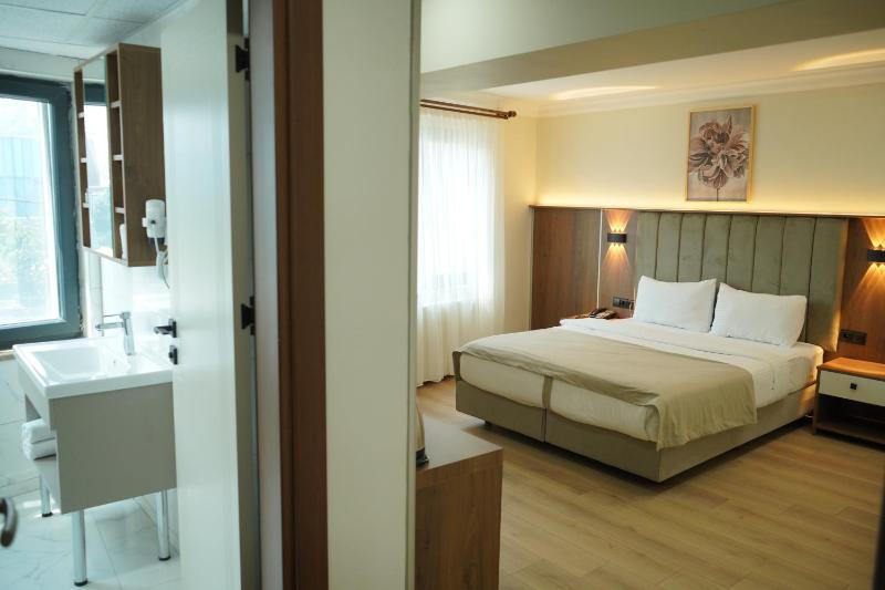 Double Room image 4