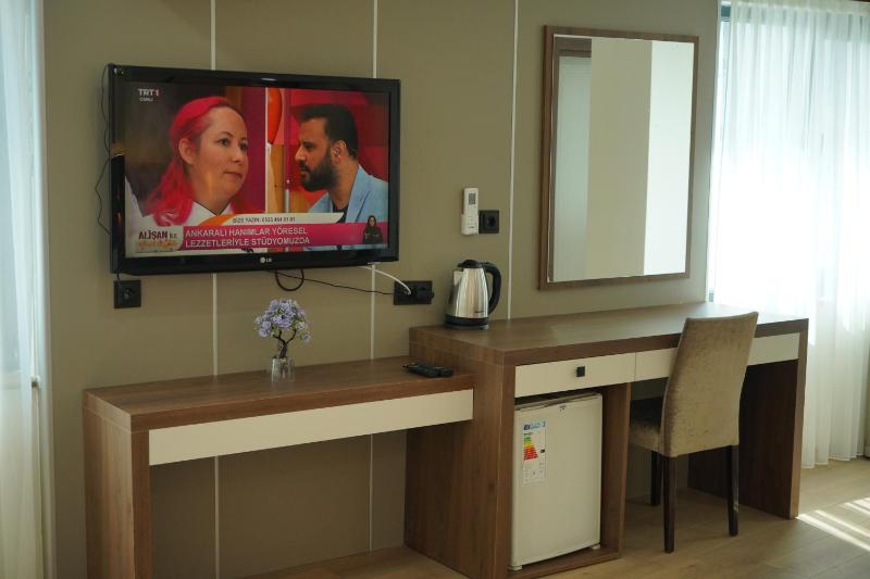 Deluxe Room image 3