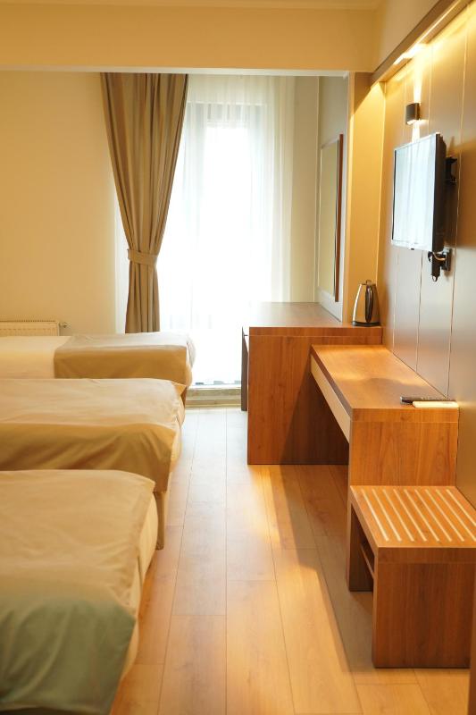 Triple Room image 2