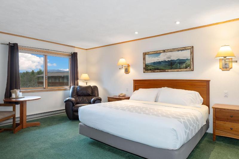 Deluxe Double Room image 4
