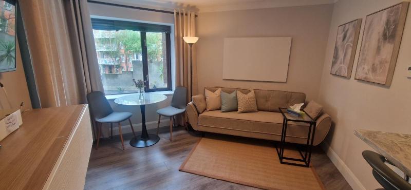 Upgraded & Slick 2BD Heart of City at Christchurch - image 11
