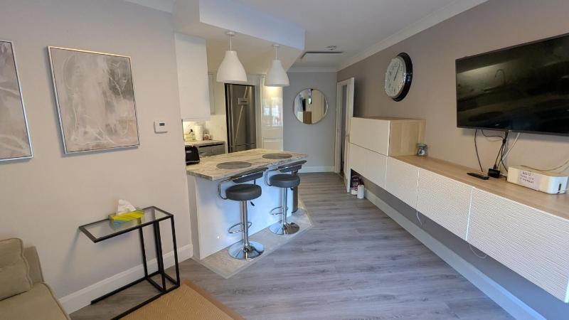 Upgraded & Slick 2BD Heart of City at Christchurch - image 13