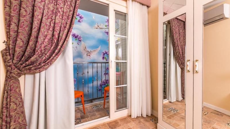 Standard Double Room image 3