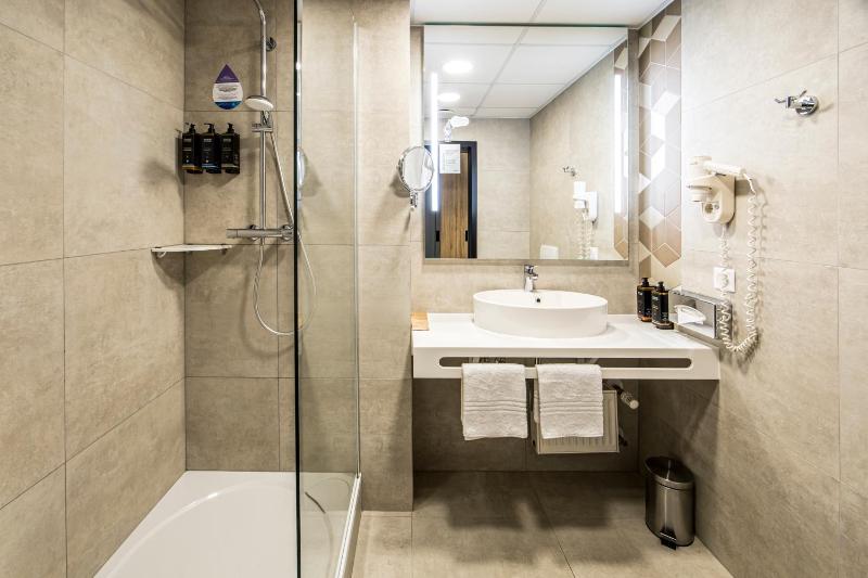 Privilege Double Room with City or Cathedral View  image 3