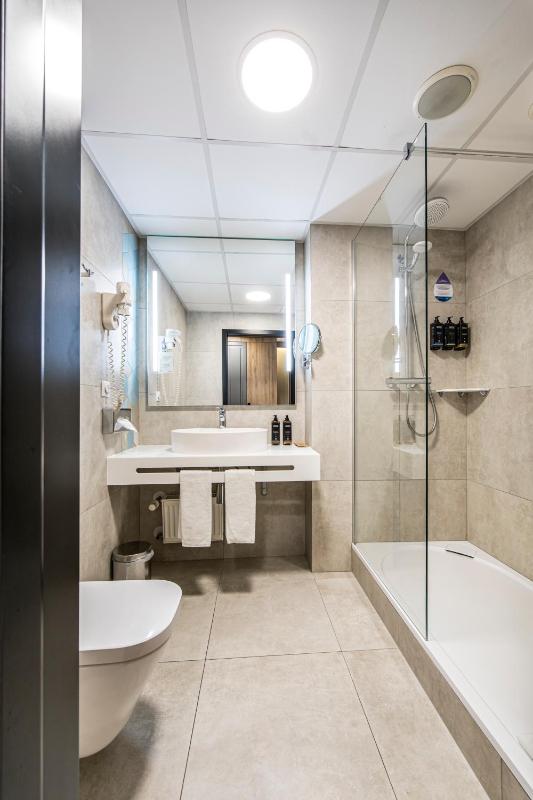 Privilege Double Room with City or Cathedral View  image 4