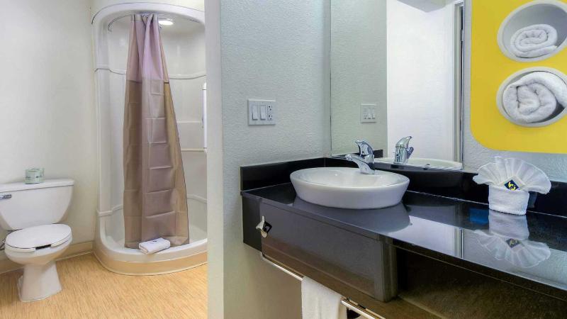 Double Room - Disability Access image 2