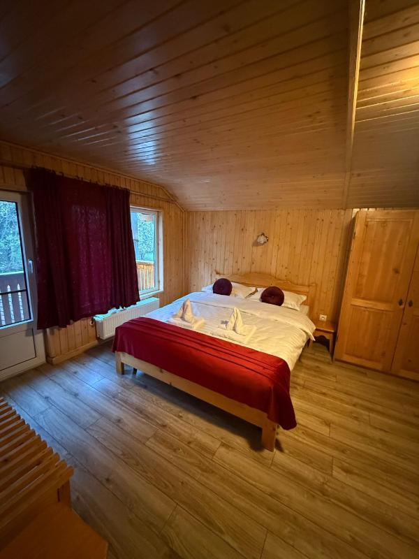 Triple Room with Balcony image 1
