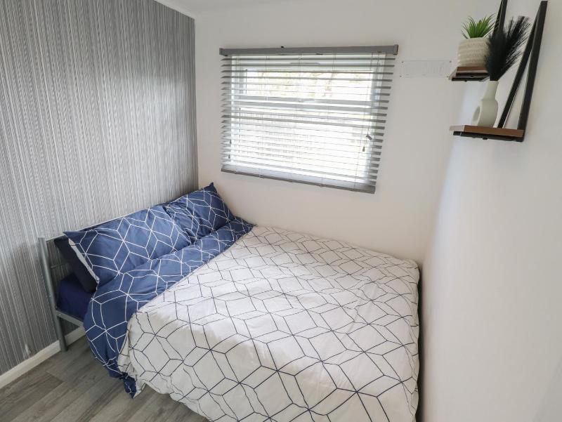 99 Cherry Park - image 13