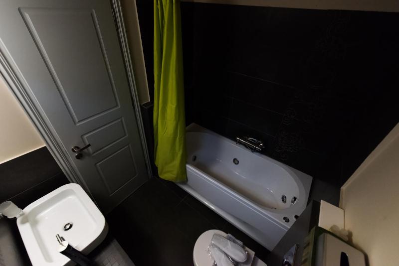 Deluxe Double Room with Sea View image 2