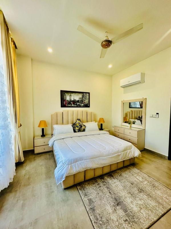 Self-Checkin 1 Bed SkyParkOne Gulberg Greens Islamabad - image 1