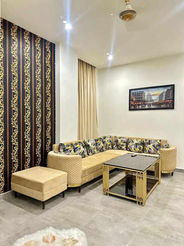 Self-Checkin 1 Bed SkyParkOne Gulberg Greens Islamabad - image 6