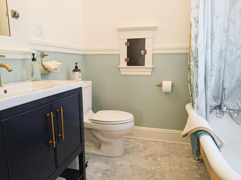 Bluebird Guesthouse - image 17