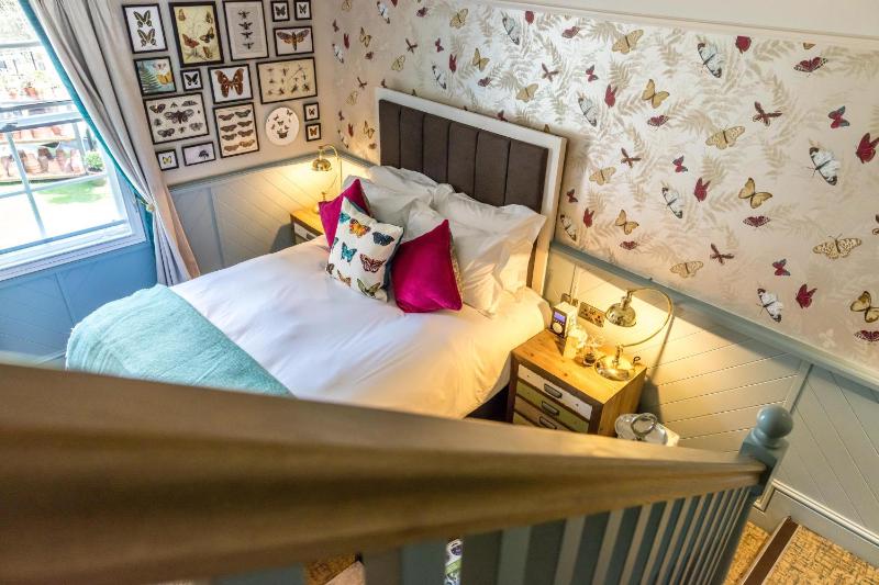 Double Room image 3